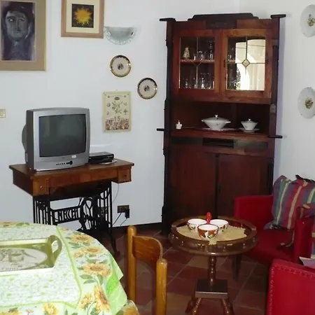 - Casa Del Ciliegio Girasolr Vakantiehuis Badalucco